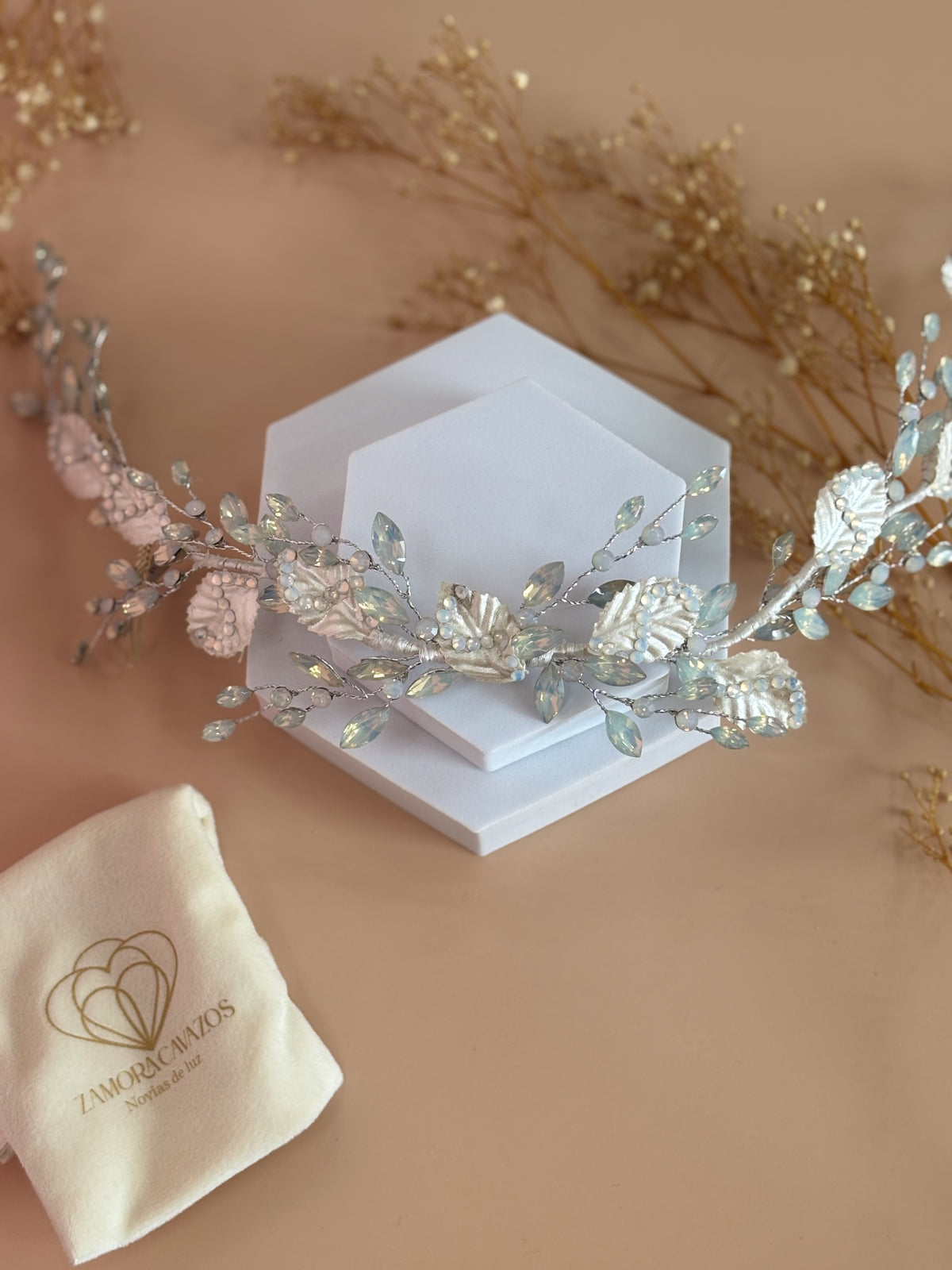 Tiara opalo
